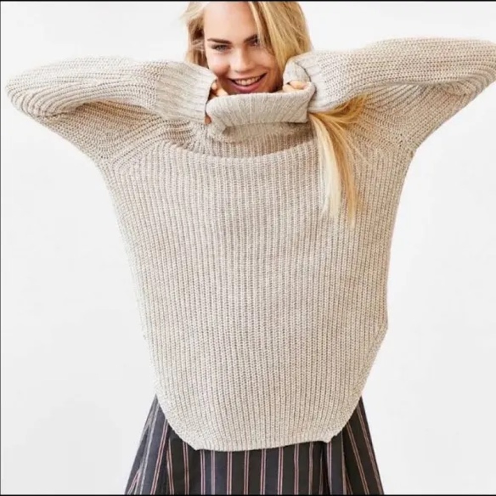 Silence + Noise Light Gray Turtleneck